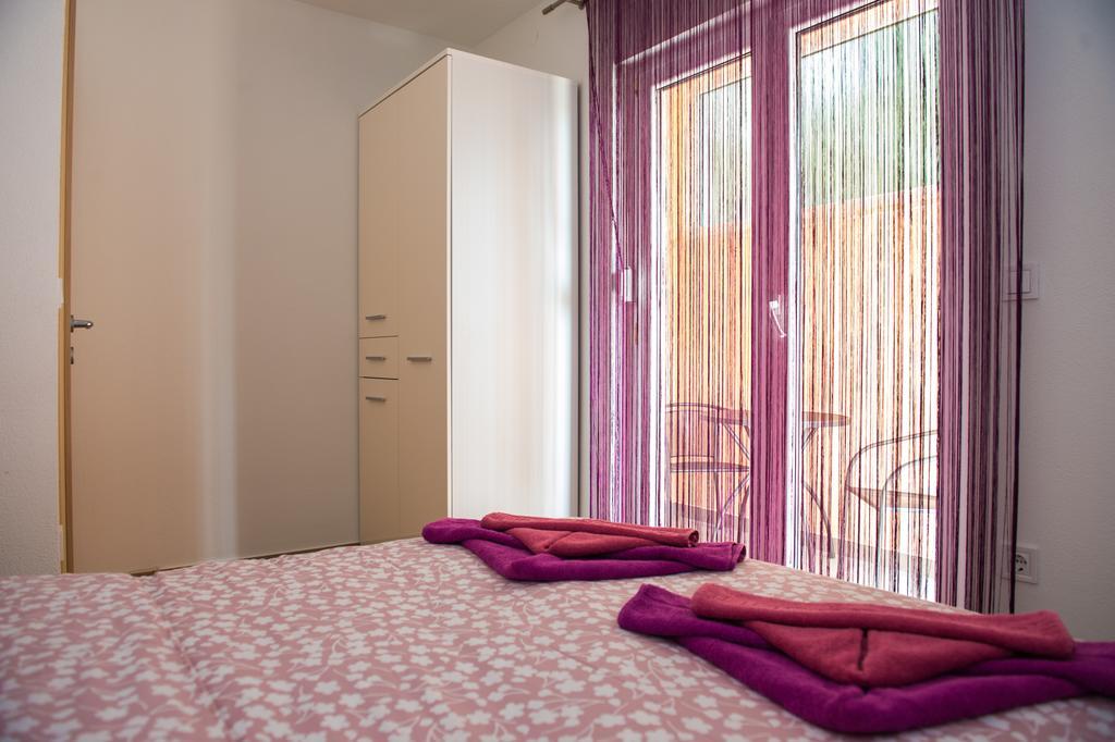 Apartments Villa Monique Rogoznica  Exterior foto